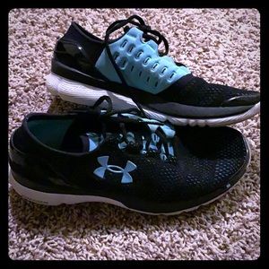 Women’s 8.5 Under Armour shoes